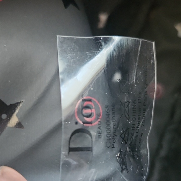 DIOR PATENT LEATHER BEAUTE POUCH NWOT - Picture 8 of 8